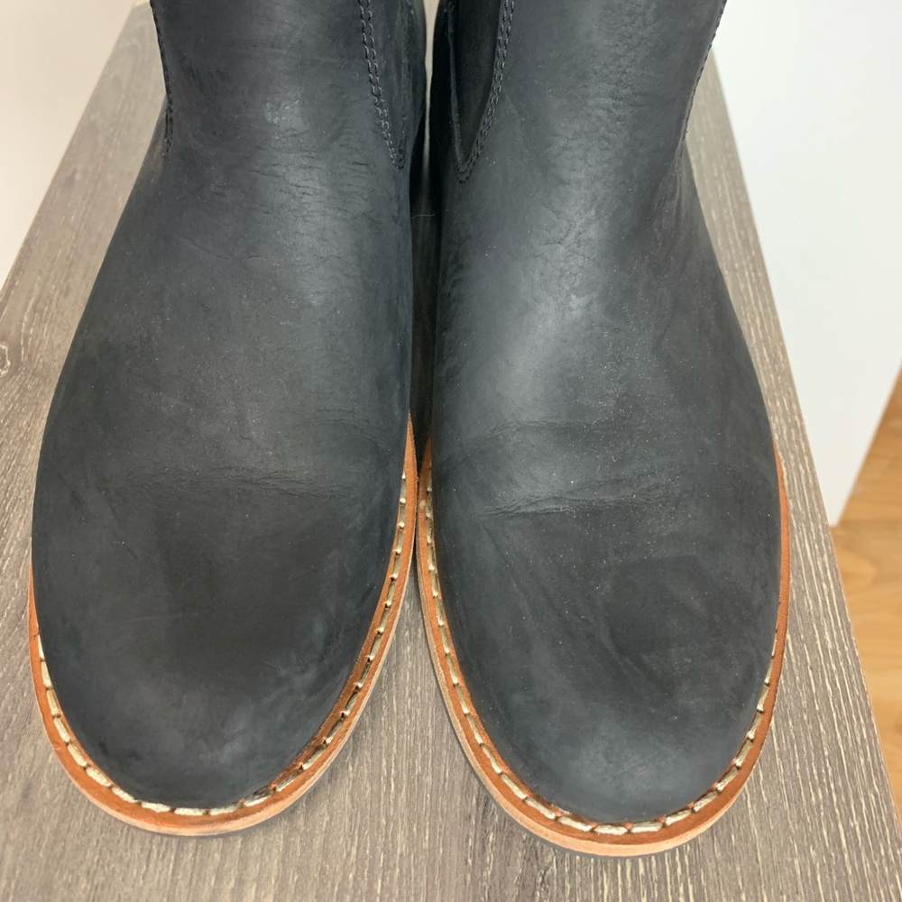 ROOTS Canada Women’s THE SHORTY BOOT Size 10 Black Nubuck Leather Minimalist - Picture 8 of 16
